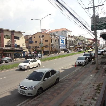 Sleep Tight Hotel Jomtien Beach Exterior photo