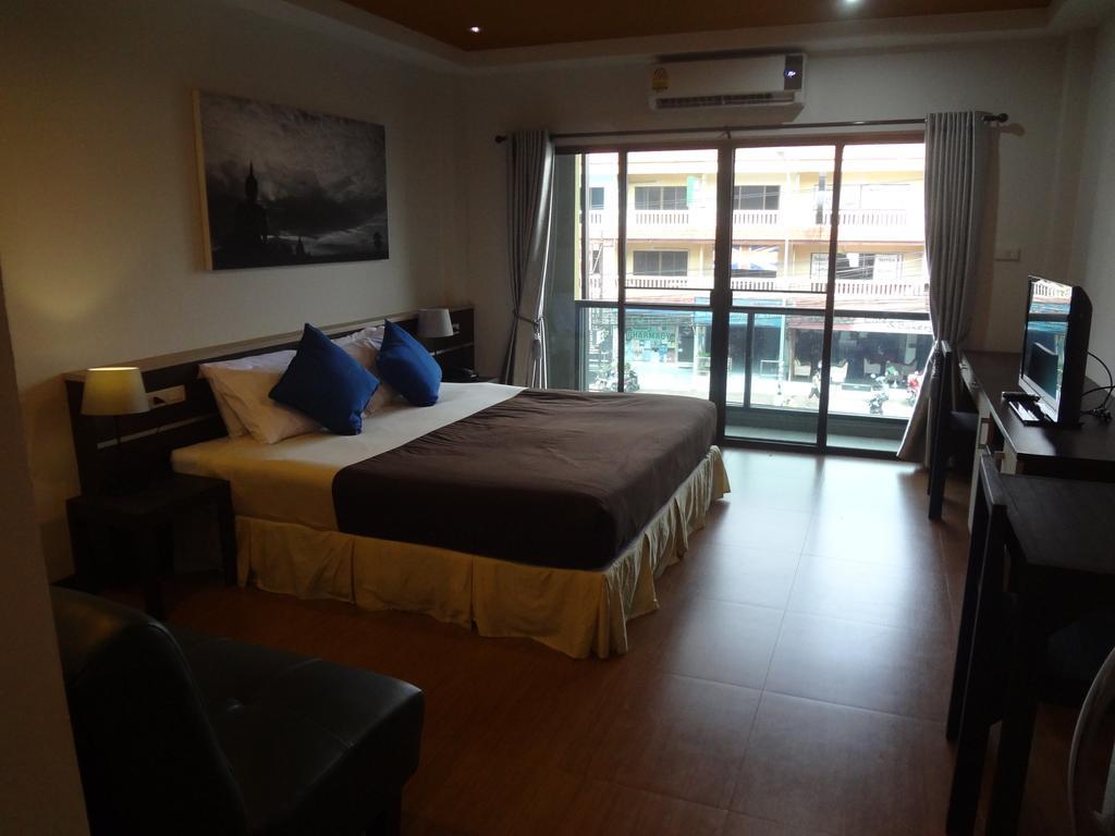 Sleep Tight Hotel Jomtien Beach Exterior photo