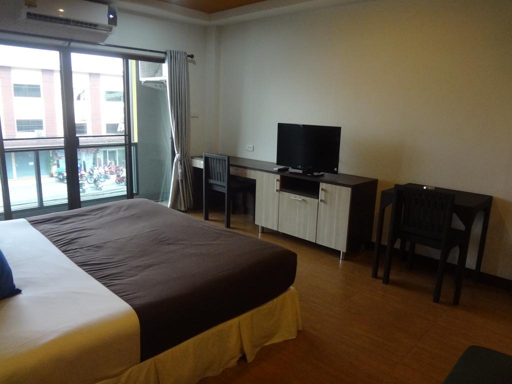 Sleep Tight Hotel Jomtien Beach Exterior photo
