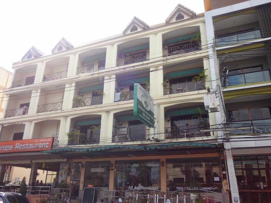 Sleep Tight Hotel Jomtien Beach Exterior photo